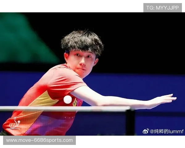 足球球星用坚持与努力不断进步实现自我超越追逐梦想辉煌未来